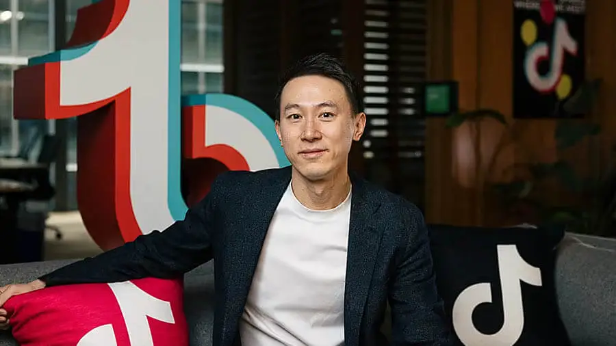 ТикТок CEO атқарушысы Шу Зи ЧУ ТикТок CEO атқарушысы Шу Зи ЧУ